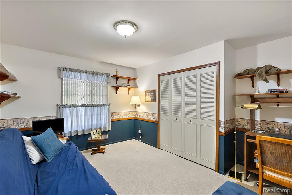 404 Meadow Bridge Drive, Rochester Hills, MI 48307 — Photo 20