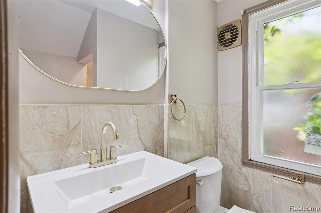 9585 Asbury Park, Detroit, MI 48227 — Photo 31