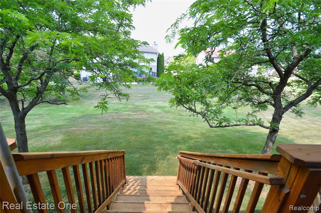 2092 Westview Court, Orion, MI — Photo 40