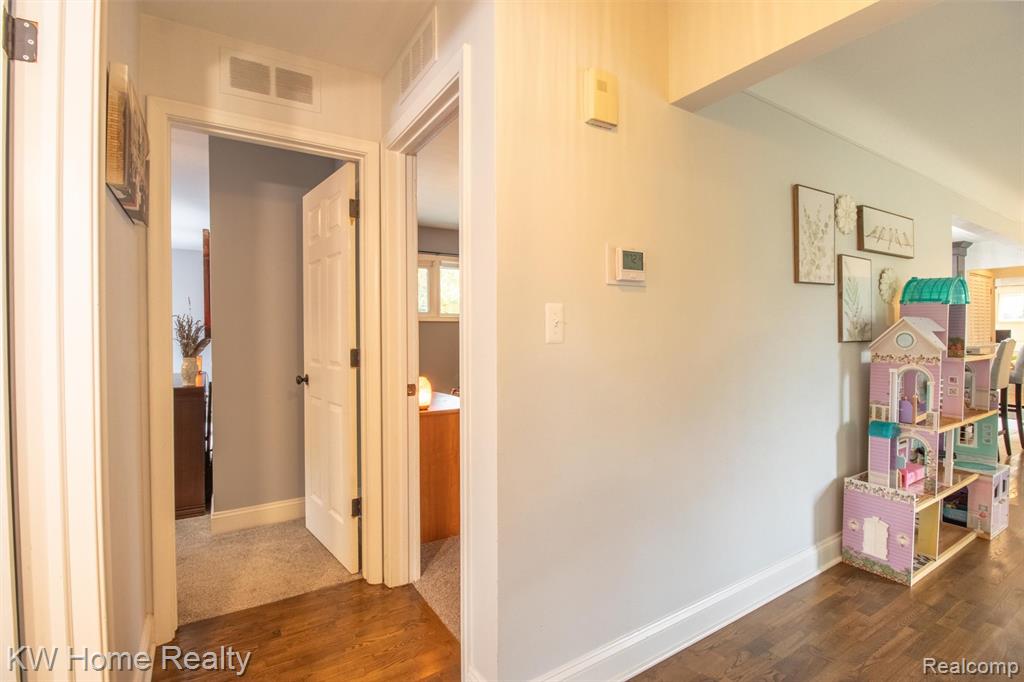 8648 Golfside Drive, Commerce Twp, MI 48382 — Photo 18