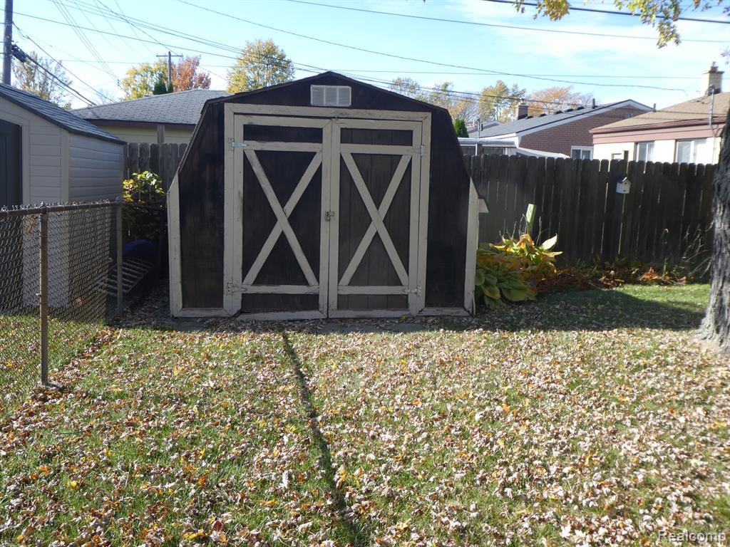 8435 INGRAM Street, Westland, MI — Photo 33