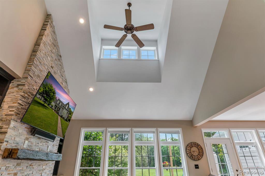 5827 WESTWOOD Drive, Grand Blanc, MI 48439 — Photo 12