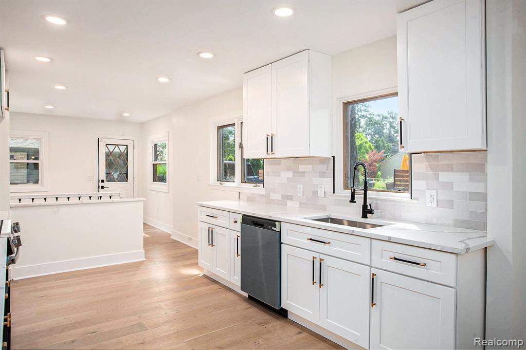 31100 W Rutland Street, Beverly Hills, MI 48025 — Photo 9