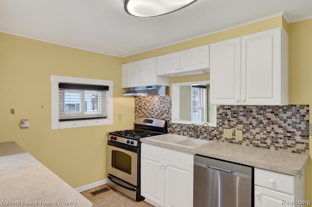 415 Putnam Street, Pinckney, MI 48169 — Photo 6