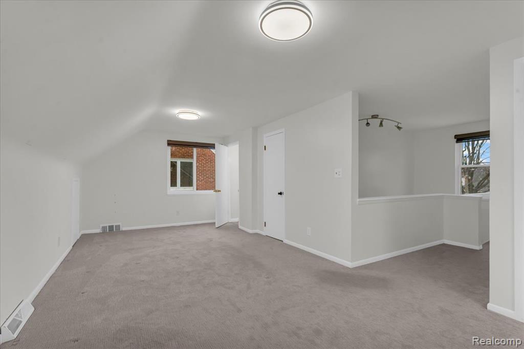 639 N Vernon Street, Dearborn, MI 48128 — Photo 11