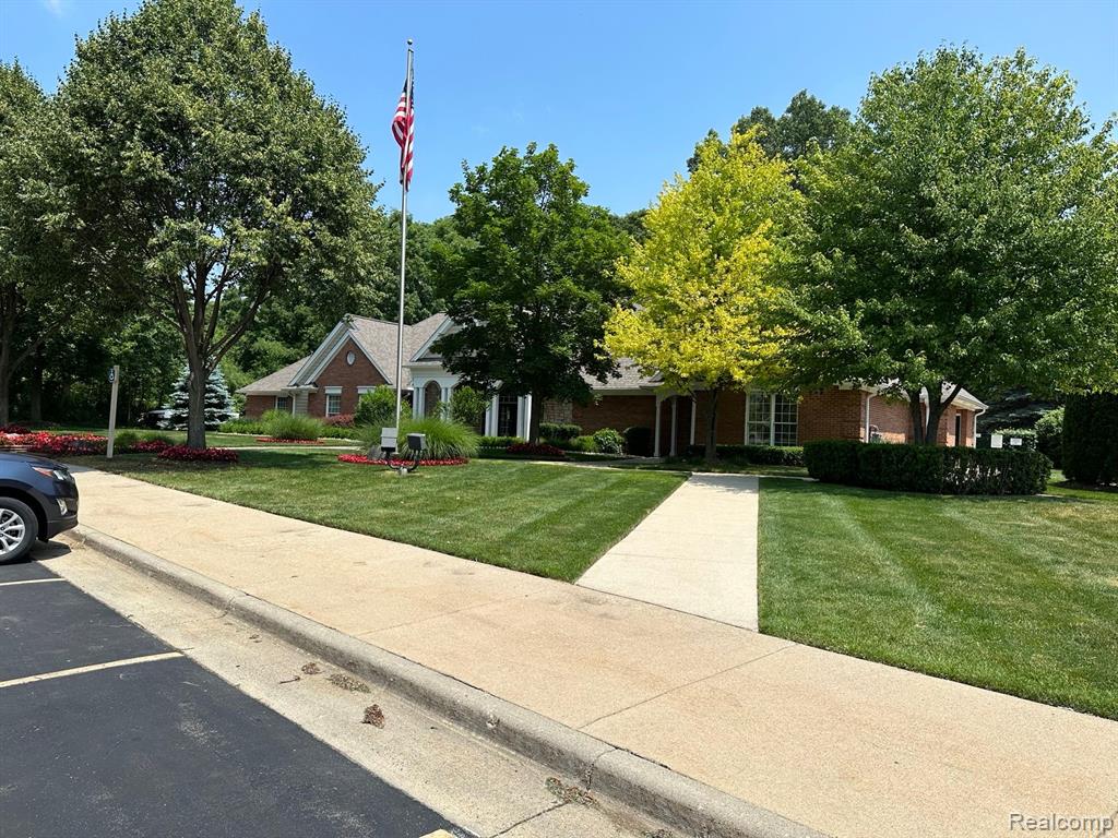 44857 MARIGOLD Drive, Sterling Heights, MI 48314 — Photo 2