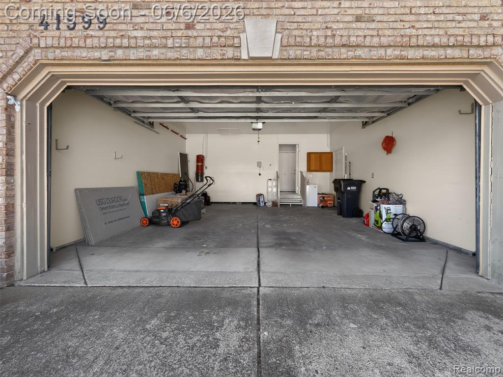 41599 Red Oak Drive, Sterling Heights, MI 48314 — Photo 36