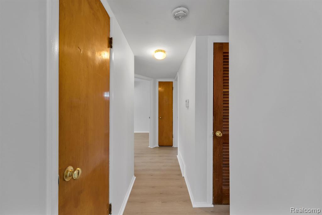 6571 N Highland Street, Dearborn Heights, MI 48127 — Photo 12