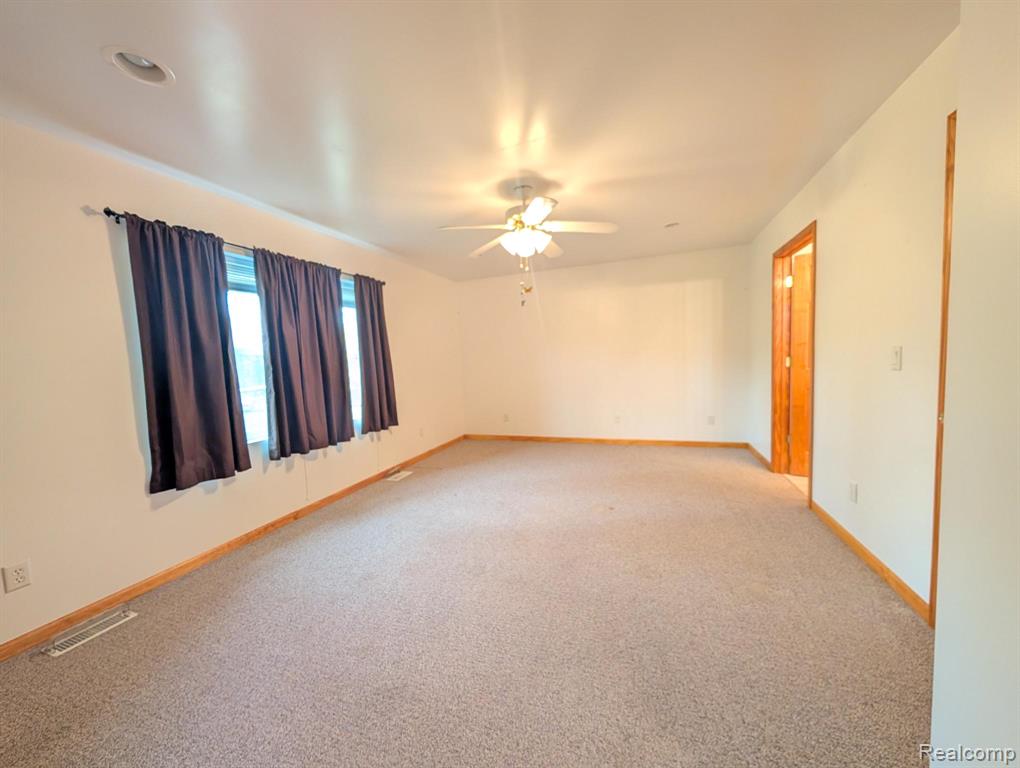 6185 N Vassar Road, Flint, MI 48506 — Photo 13