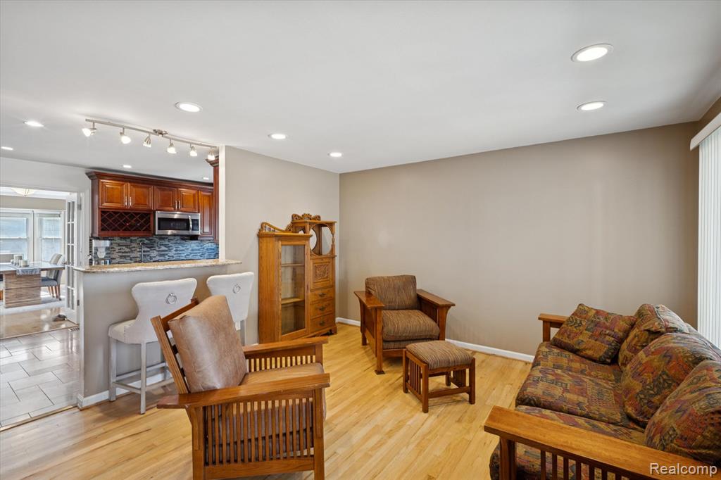 496 Langley Boulevard, Clawson, MI — Photo 5