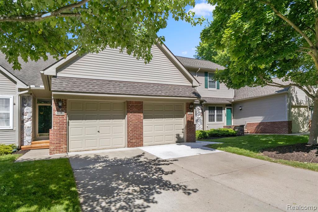 30997 CENTENNIAL Drive, Novi, MI 48377 — Photo 38