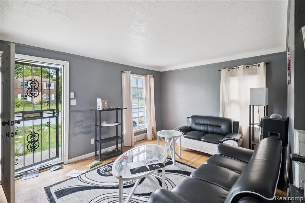 19389 HOOVER Street, Detroit, MI 48205 — Photo 2