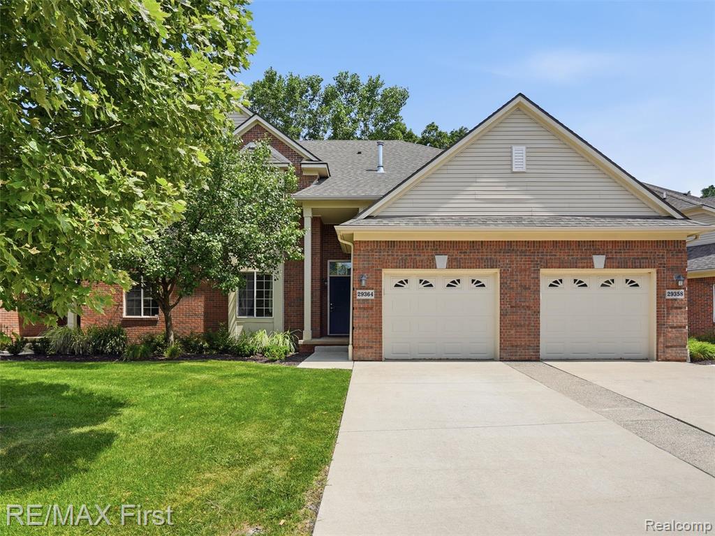29364 Woodpark Circle, Warren, MI 48092