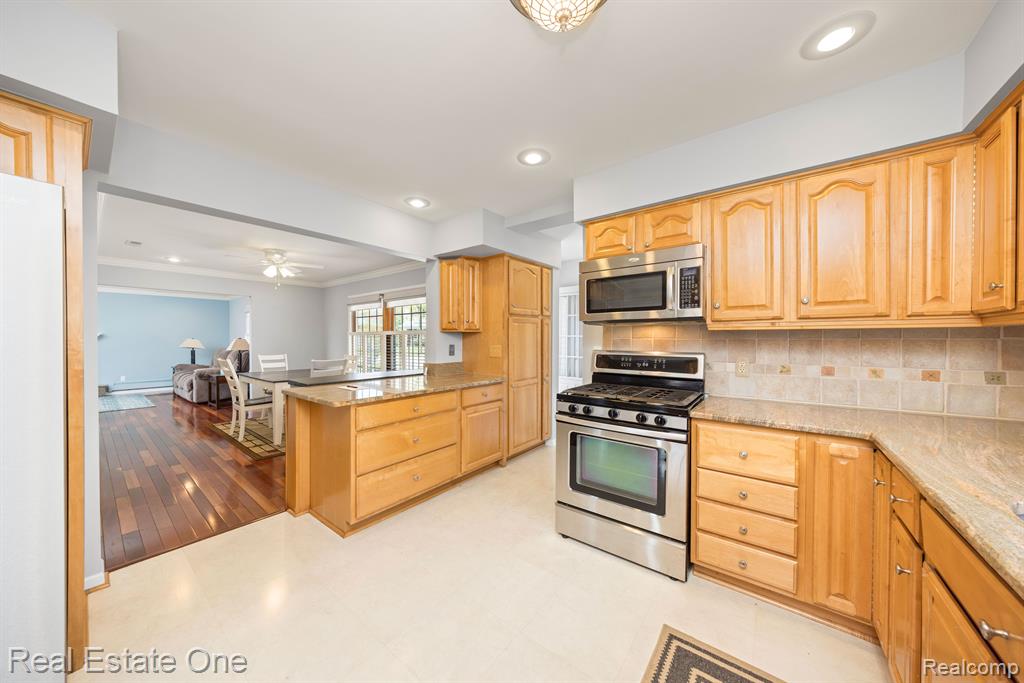 4132 AMHERST Road, Royal Oak, MI 48073 — Photo 18