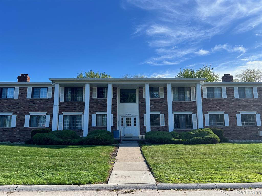 23025 Liberty Street, 13, Saint Clair Shores, MI 48080 — front exterior
