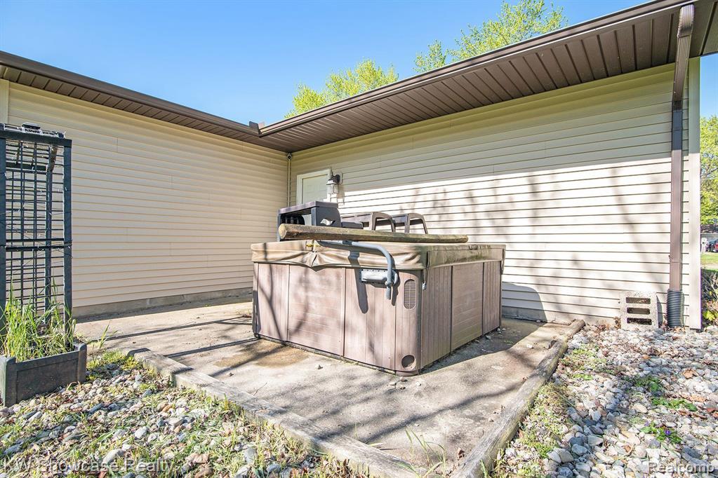 4045 S ELMS Road, Swartz Creek, MI 48473 — Photo 18