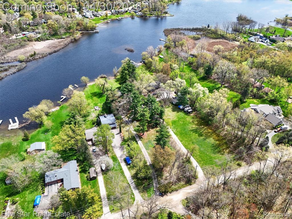 630 Sunset, White Lake, MI 48383 — Photo 65