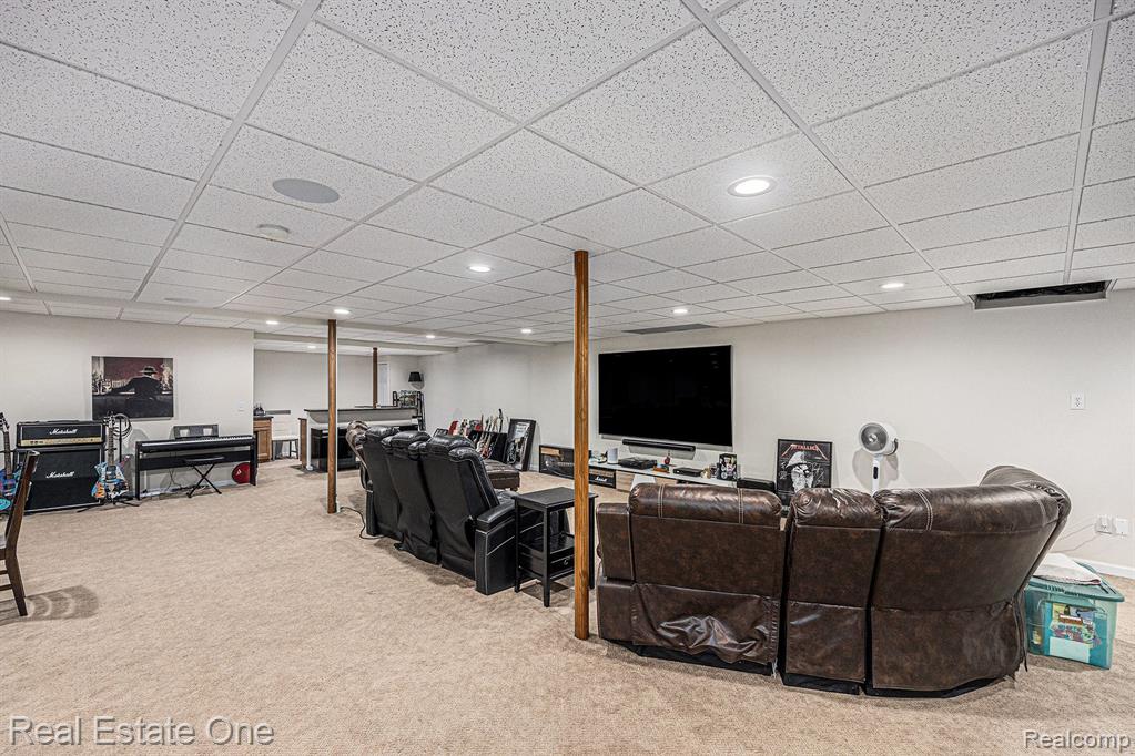 562 SPRINGVIEW Drive, Rochester, MI 48307 — Photo 28
