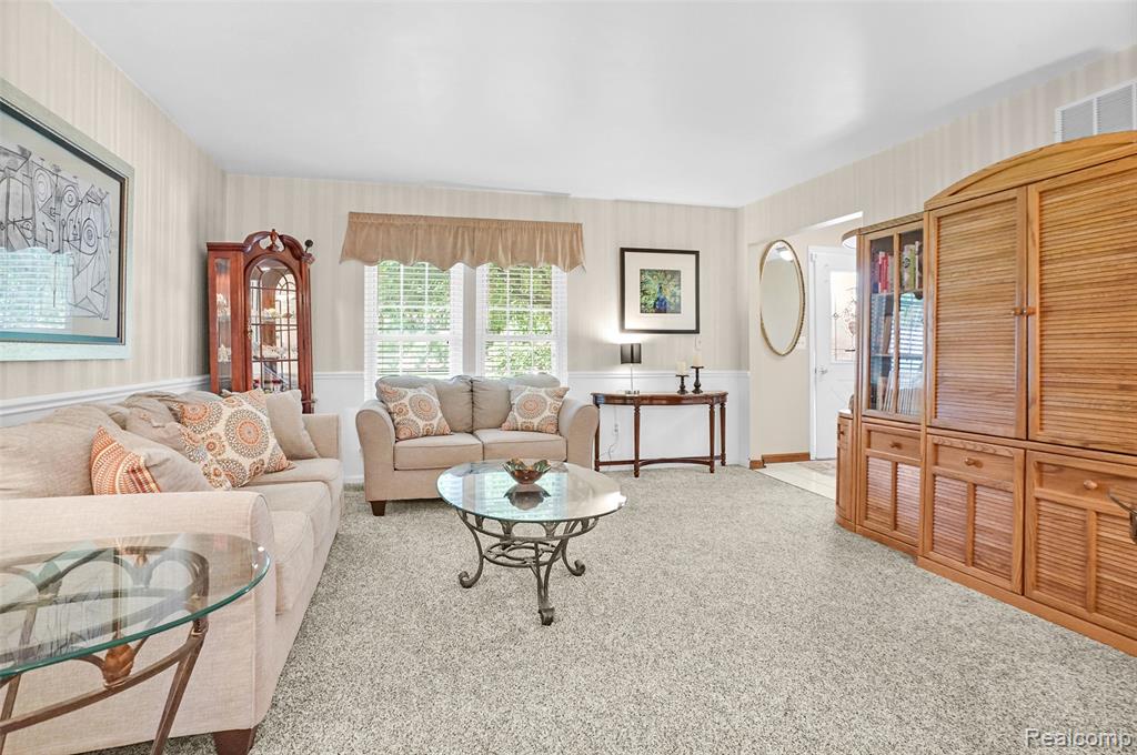 54286 Bradshaw Drive, New Baltimore, MI 48047 — Photo 7