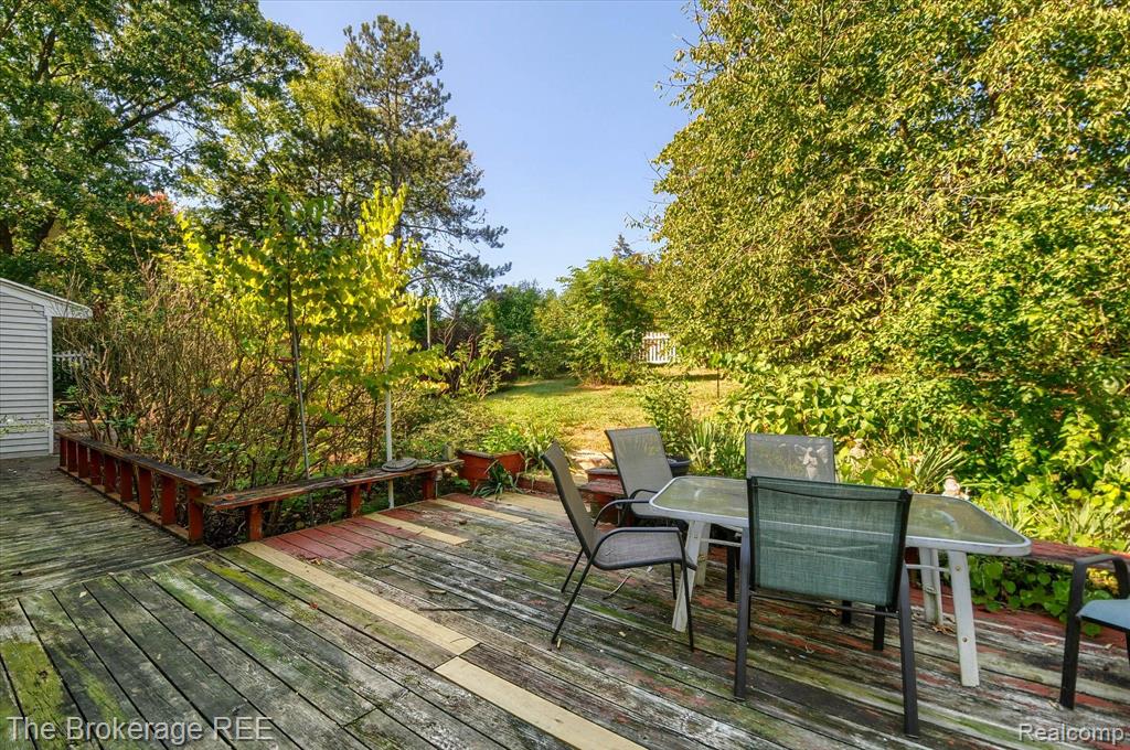 688 UPHILL Road, Milford, MI 48381 — Photo 53