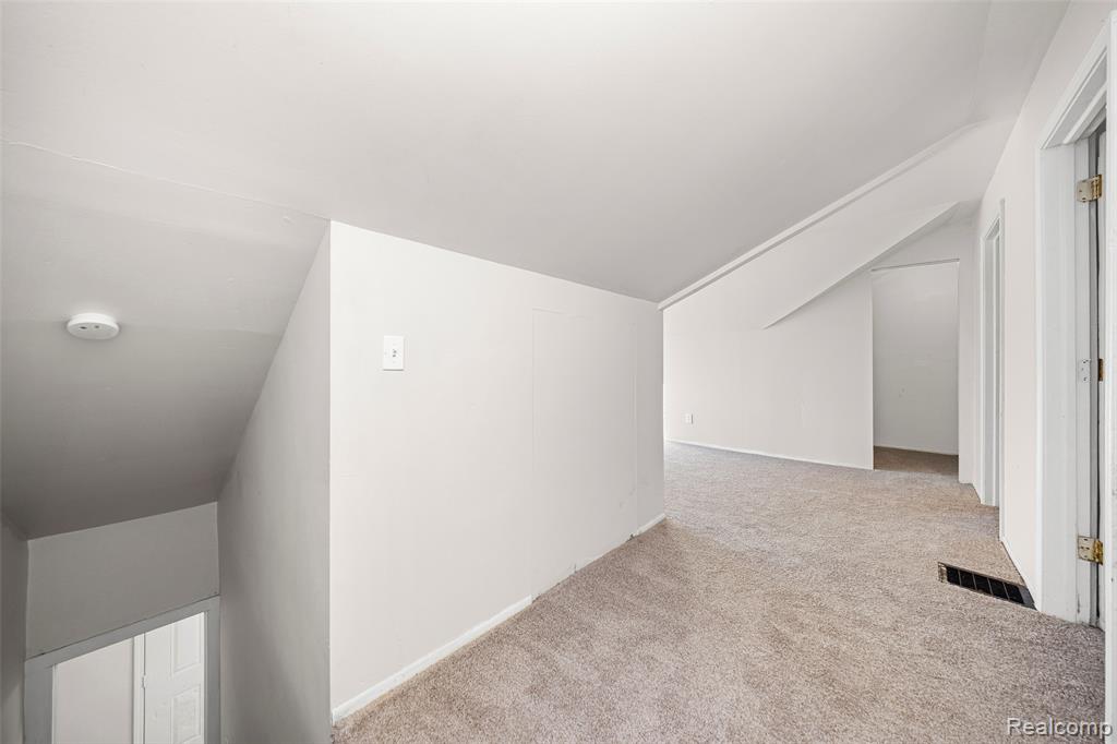 18680 Westphalia, Detroit, MI 48205 — Photo 20
