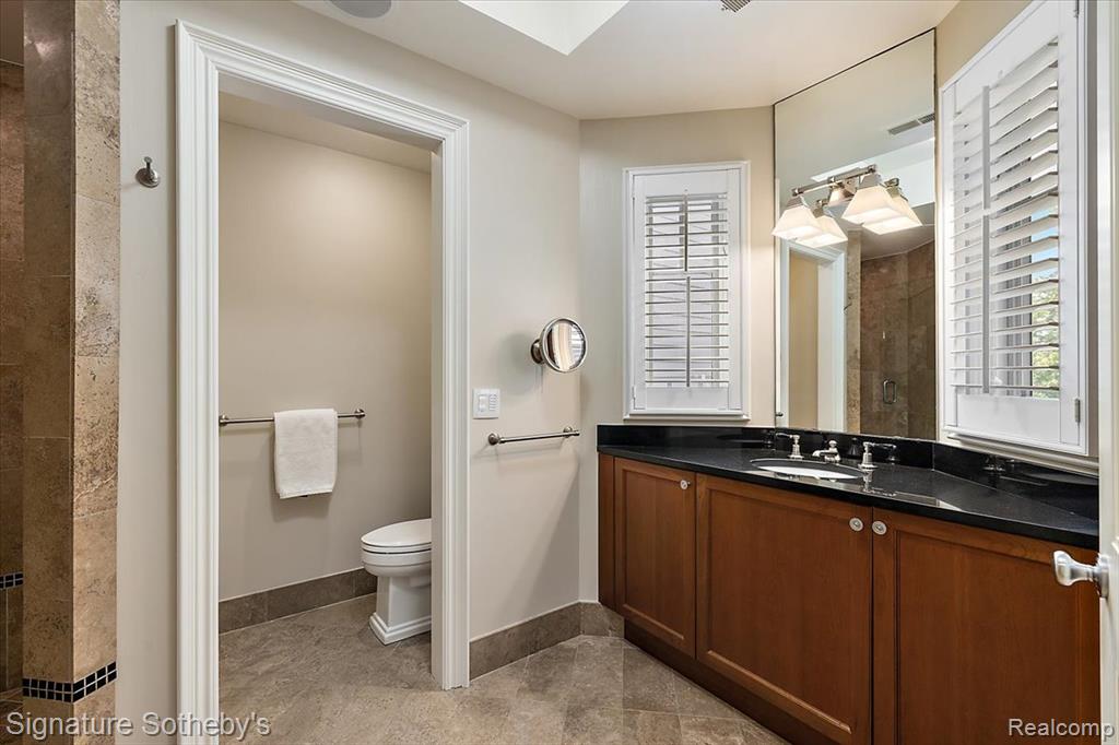 200 Woodland Villa Court, Birmingham, MI 48009 — Photo 32