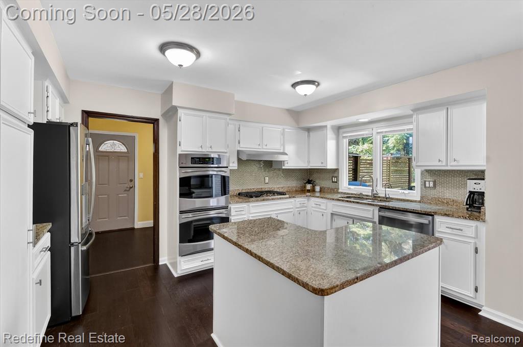 4296 Barcroft Way, West Bloomfield, MI 48323 — Photo 14