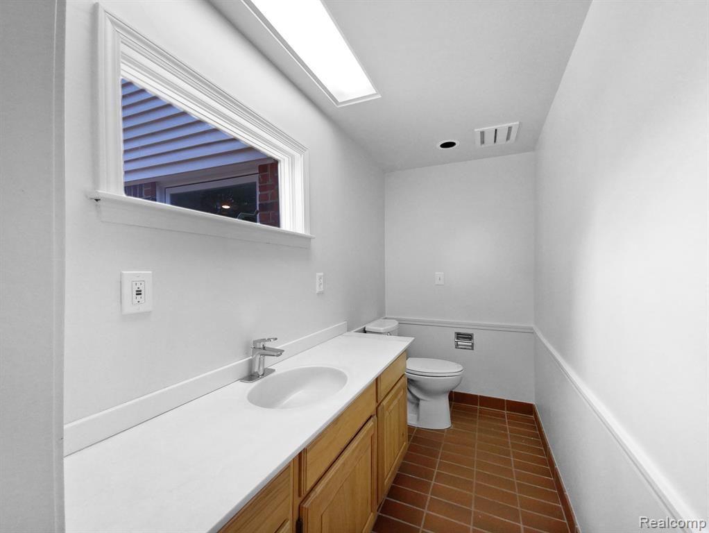 2887 BAYLIS Drive, Ann Arbor, MI 48108 — Photo 15