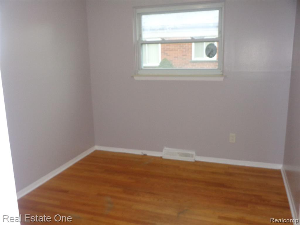 6446 CENTRALIA Street, Dearborn Heights, MI 48127 — Photo 6