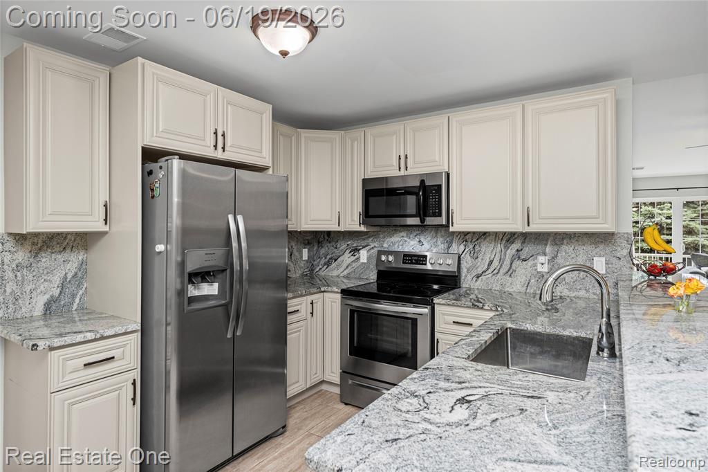 43354 Pendleton Circle, 46, Sterling Heights, MI 48313 — Photo 7