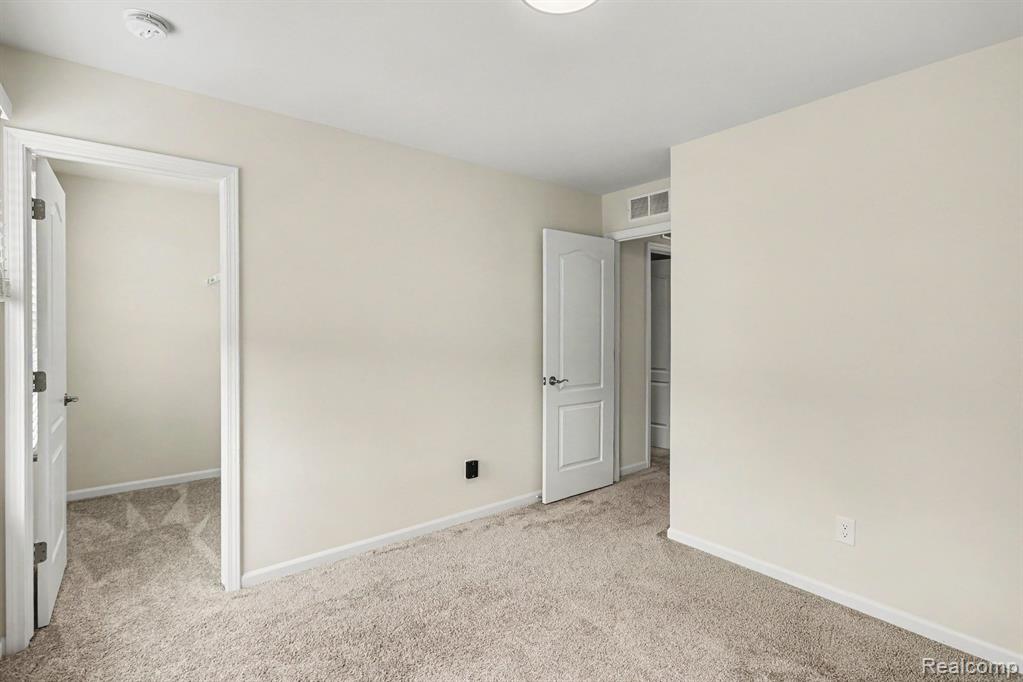 4871 Broomfield Way, Lake Orion, MI — Photo 13