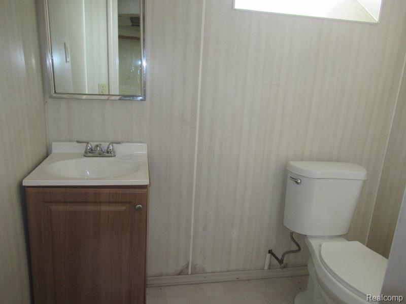 17716 Veronica Avenue, Eastpointe, MI 48021 — Photo 18
