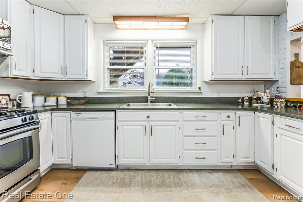 4141 Van Amberg Road, Brighton, MI 48114 — Photo 17