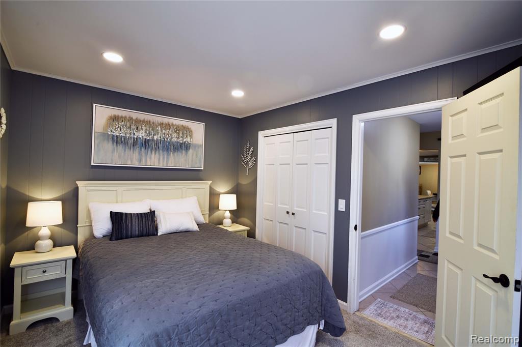 9693 BURNING TREE Drive, Grand Blanc, MI 48439 — Photo 33