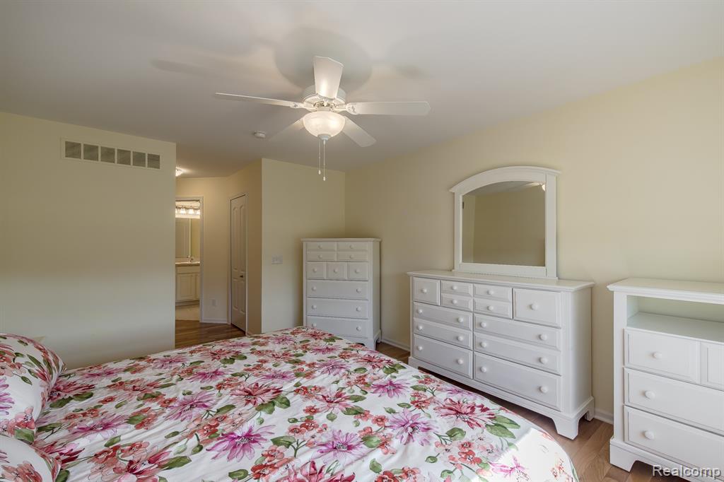 5985 Baypointe Boulevard, Clarkston, MI — Photo 31
