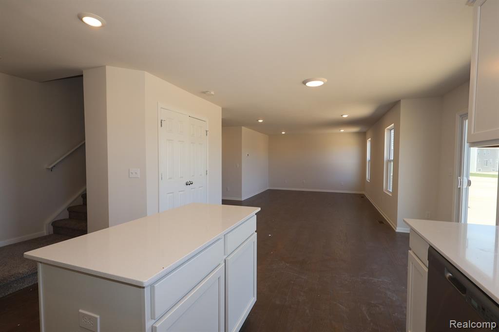 412 Hidden River W W, Holly, MI 48442 — Photo 6