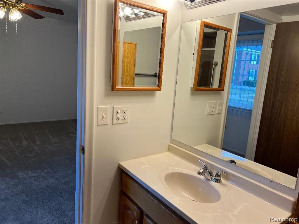 1730 HARRISON Avenue, B3, Trenton, MI 48183 — Photo 19