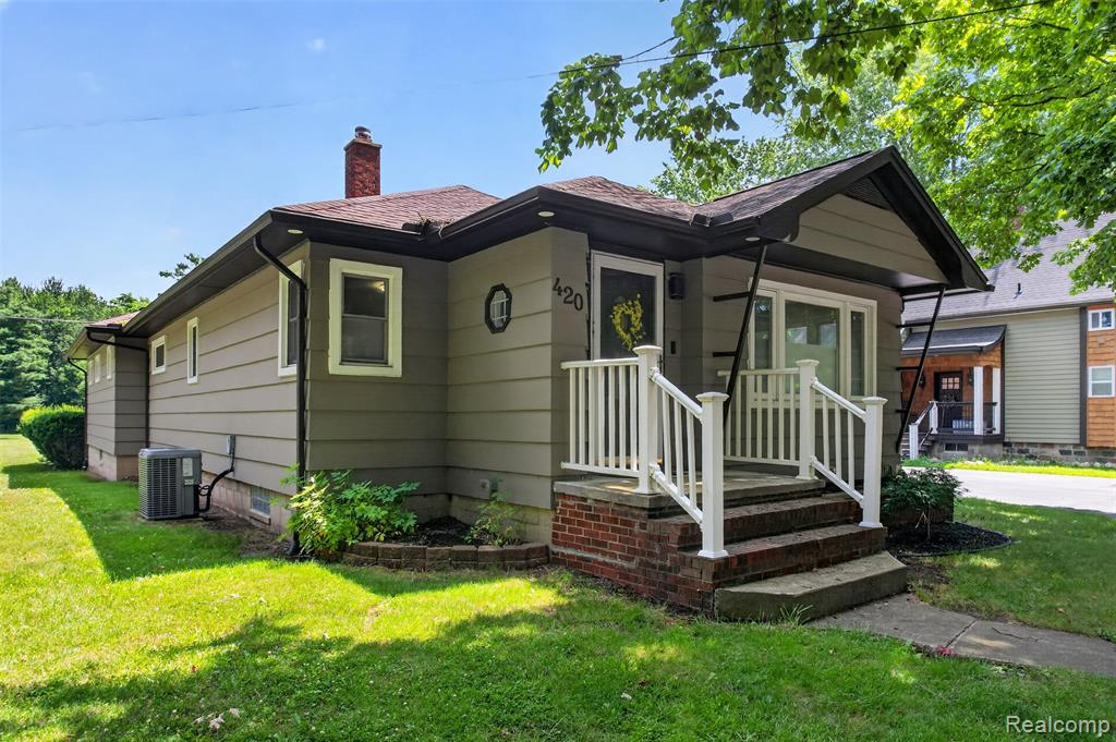 420 N Main Street, Almont, MI 48003 — Photo 2