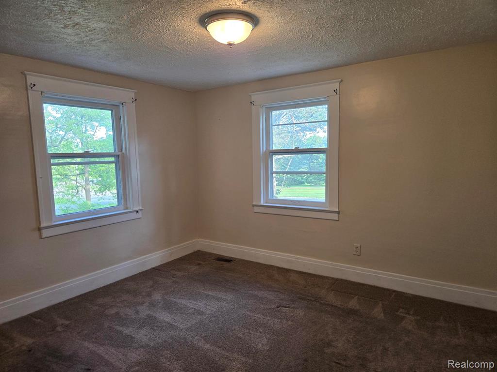 812 Academy Road, Holly, MI 48442 — Photo 16