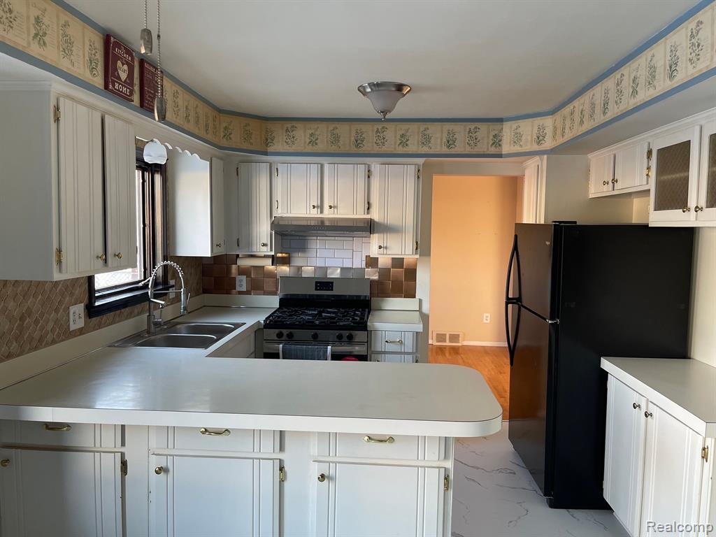 40420 MEADE POINT Drive, Sterling Heights, MI 48313 — Photo 8