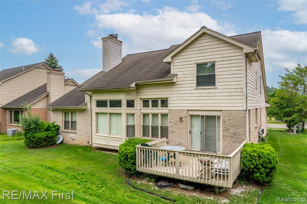 4798 WALNUT CREEK Drive, West Bloomfield, MI — Photo 2