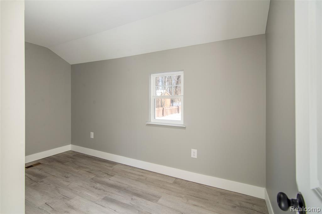 5992 Pickbourne Street, Commerce Twp, MI 48382 — Photo 8