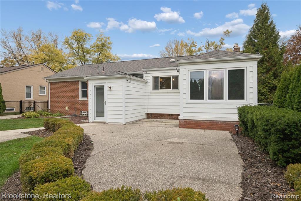 16951 Locherbie Avenue, Beverly Hills, MI 48025 — Photo 36