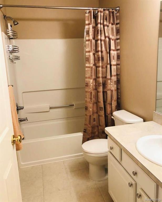 701 CHERRY ORCHARD Road, Canton, MI 48188 — Photo 7