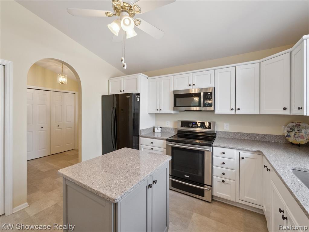 2933 E Telluride, Brighton, MI 48114 — Photo 9