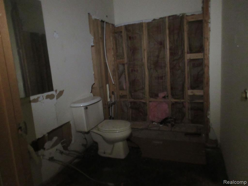 4010 HARDING Street, Detroit, MI 48214 — Photo 8