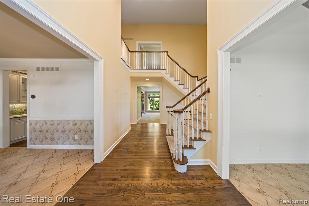 6745 CHARING Crossing, West Bloomfield, MI — Photo 7
