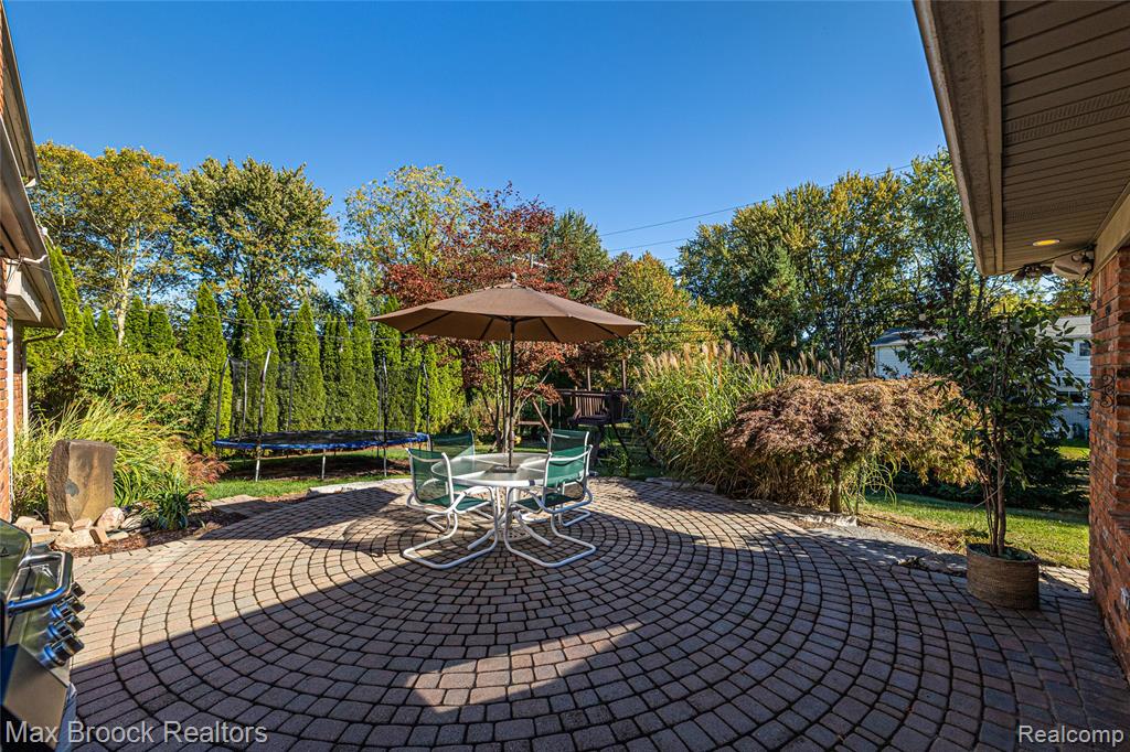 5605 Woodwind Drive, Bloomfield Hills, MI 48301 — Photo 14