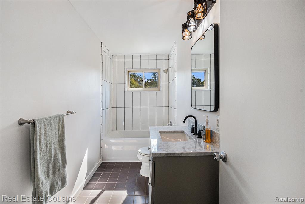 8351 Lange Road, Fowlerville, MI 48836 — Photo 16