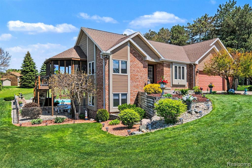 408 N Outlook Court, Perry, MI 48872 — Photo 3